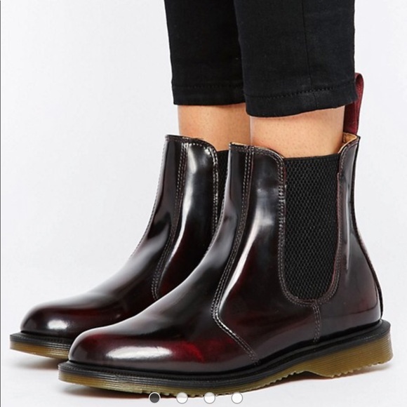 dr martens women's flora leather pull on boots